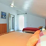House 1012 بيت للعطل